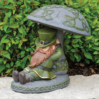 10-Inch Led Solar Leprechaun Leaning On Mushroom Figure
