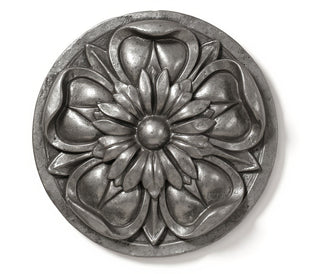 Amalfi Medallion Wall Plaque - 17.64-inch — Aged Silver finish