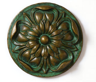 Amalfi Medallion Wall Plaque - 17.64-inch — Green Bronze finish