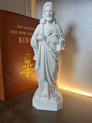 Sacred Heart of Jesus Statue